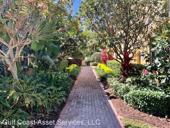 Building Photo - 3 br, 2 bath House - 8078 Moonstone Dr, #1...
