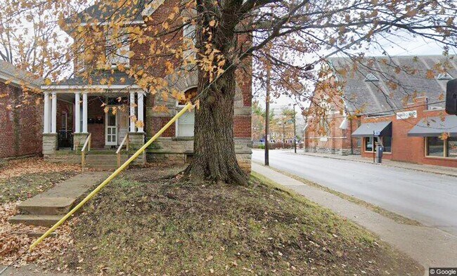 Building Photo - AKS390