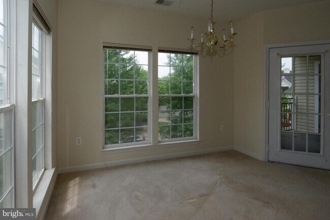 Foto del edificio - 4139 Fountainside Ln