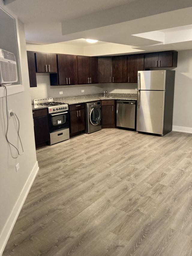 Building Photo - 1 bedroom in Chicago IL 60614