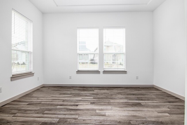 Guest dining room. - 4549 English Maple Dr