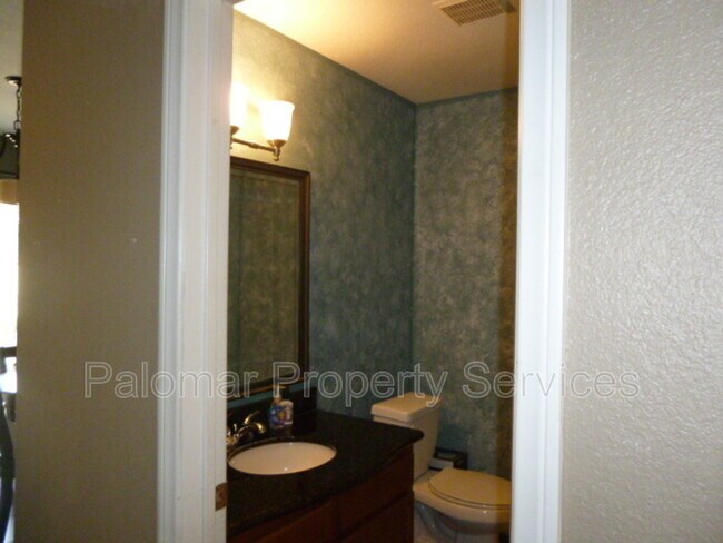Building Photo - 615 Fredricks Ave