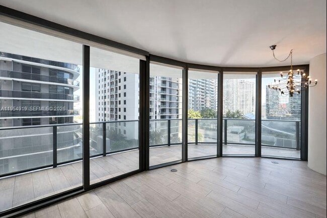 Foto del edificio - 45 SW 9th St