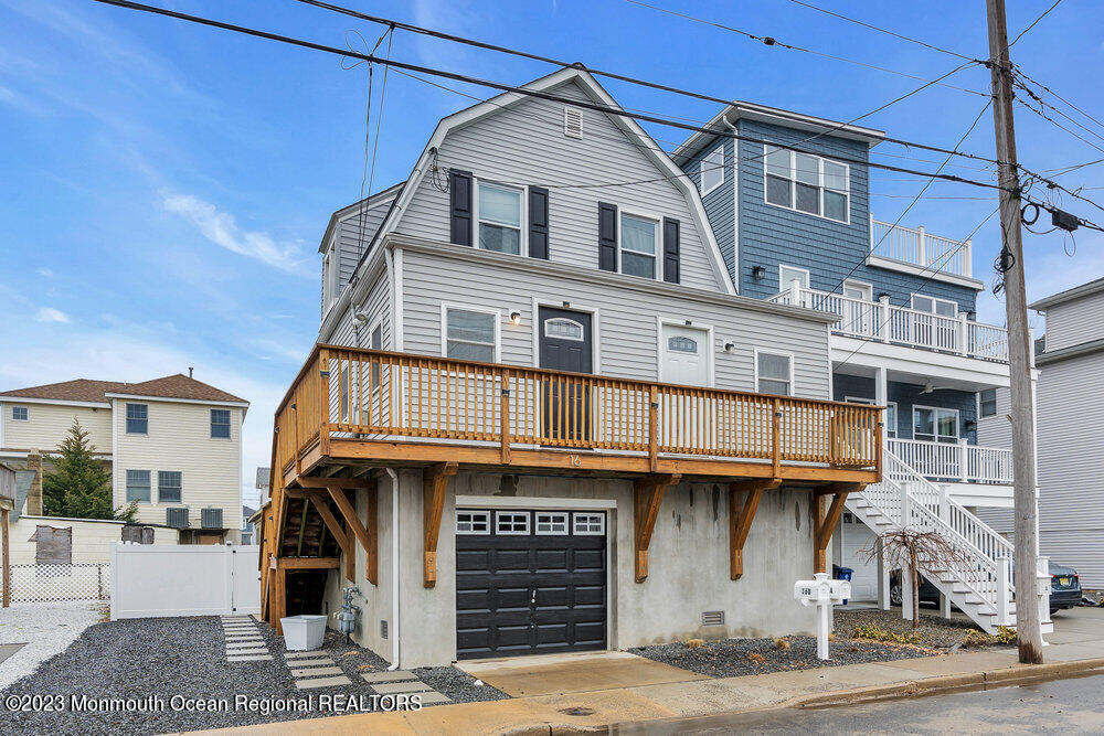 Primary Photo - 16 Barberie Ave