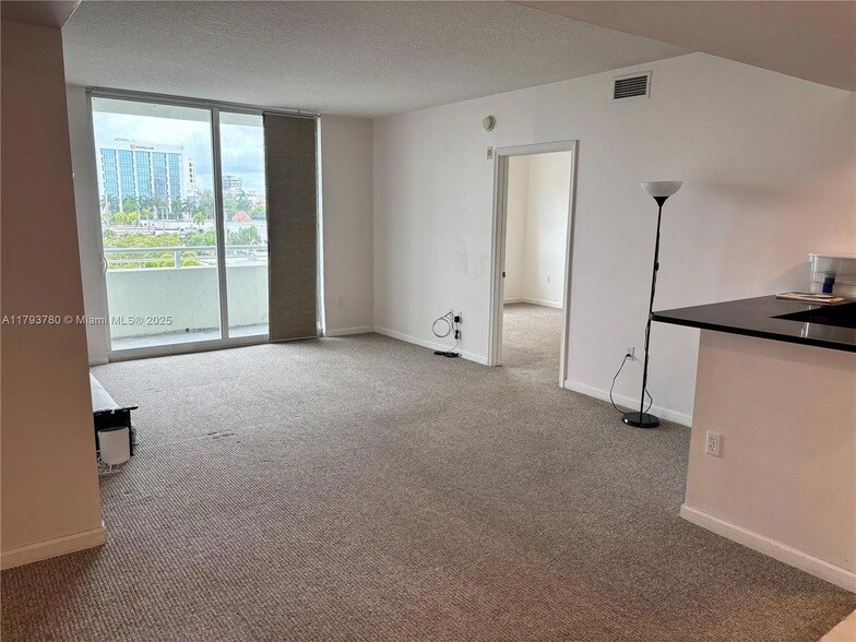 Foto principal - 2775 NE 187th St