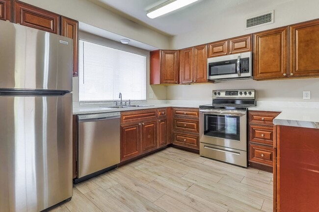 Building Photo - 8154 W Heatherbrae Dr