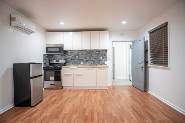 Foto del edificio - 14039 Gilmore St