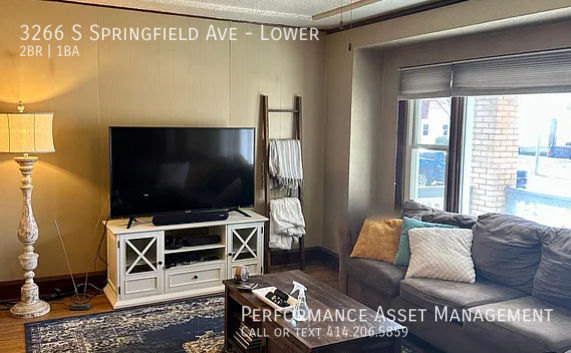 Building Photo - Bright 2-Bed Lower Unit Hardwood Floors, B...