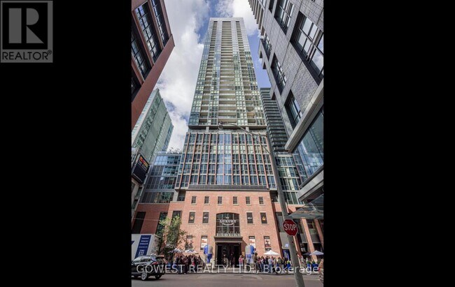 Building Photo - 88 Blue Jays Way