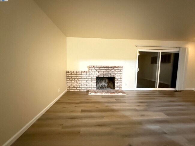 Foto del edificio - 1420 Primrose Way