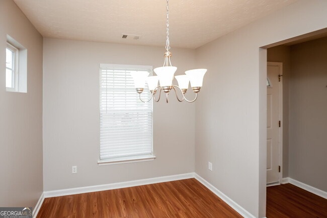 Building Photo - 533 Arrowhead Dr