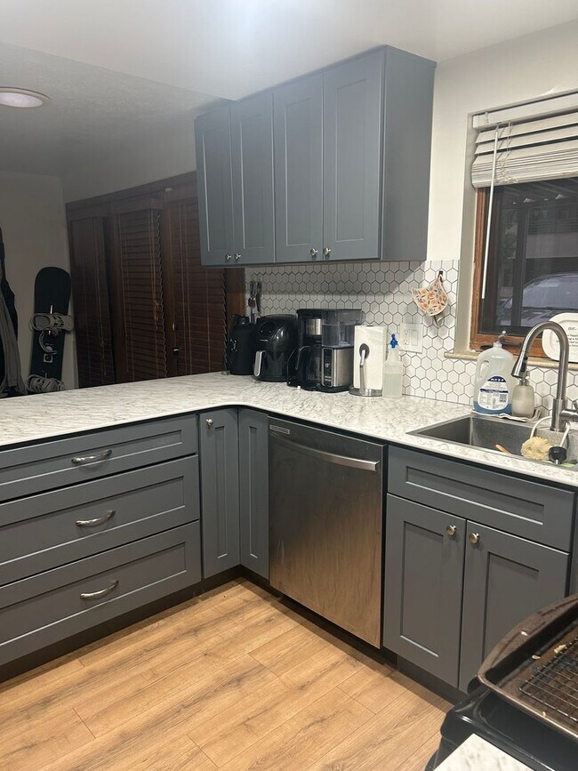 Foto del edificio - Cozy 2 Bed 1 Bath Single Family Home - Ava...