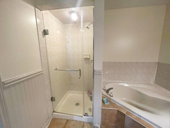 Photo du bâtiment - 10 Olde Town Rd