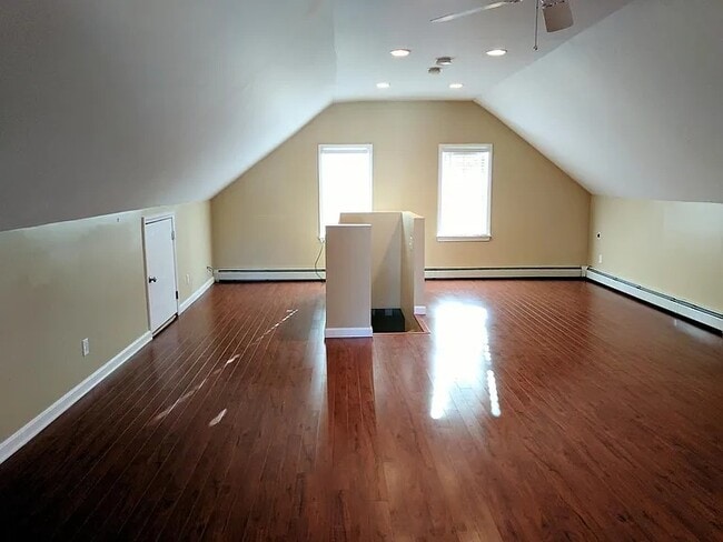 Building Photo - 17 Dunlap St