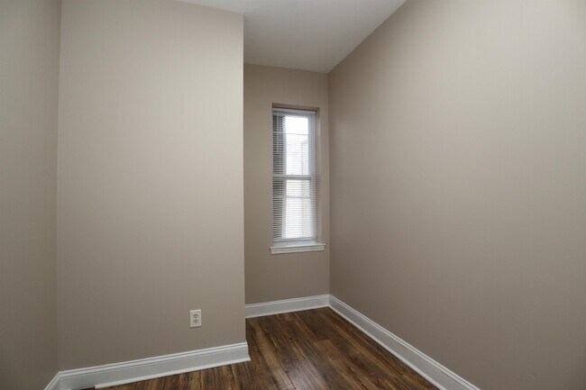 Foto del edificio - 2517 N Douglas St