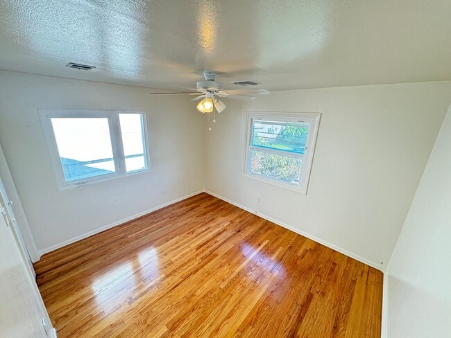 Building Photo - Remodeled OB House!!!
