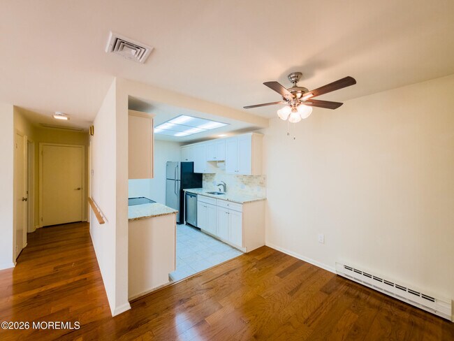 Building Photo - 227A Manchester Ln