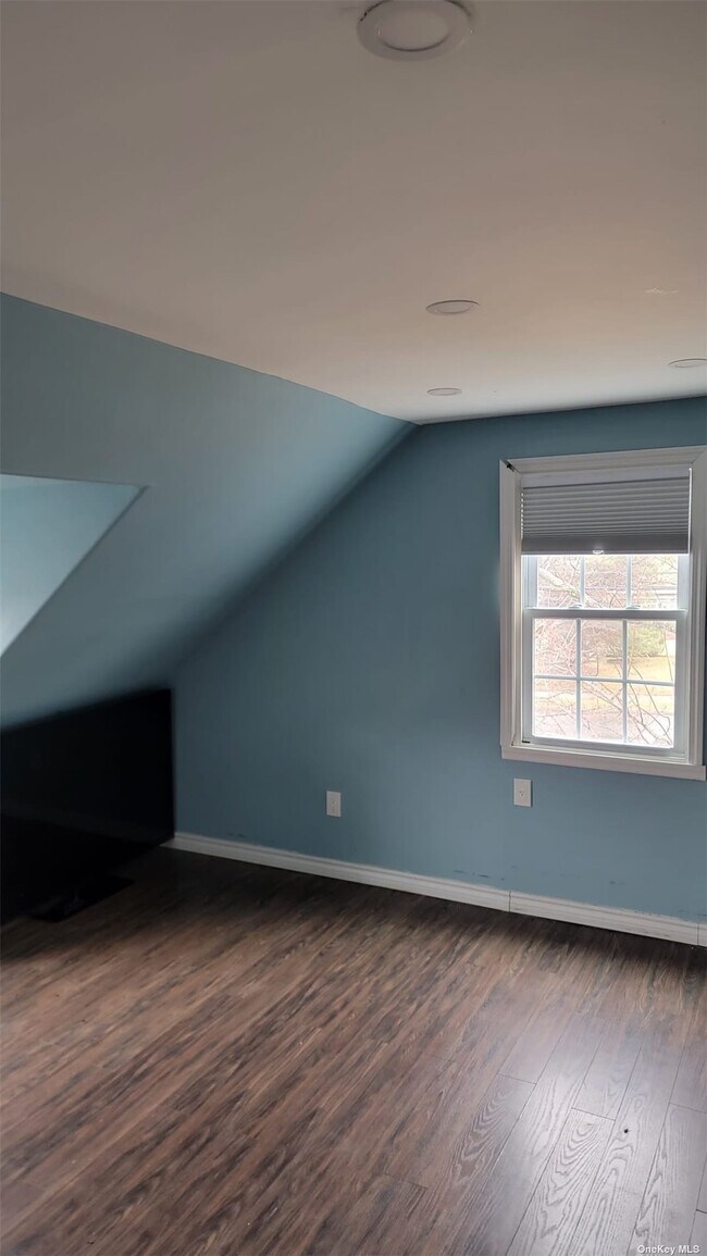 Building Photo - 133-68 Hook Creek Blvd