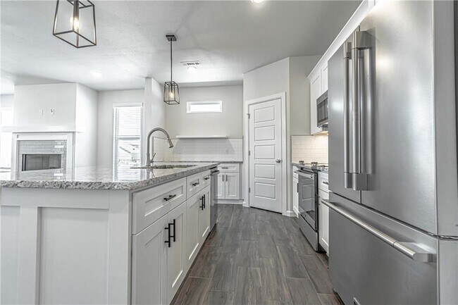 Foto del edificio - 1727 W Whitney Ln