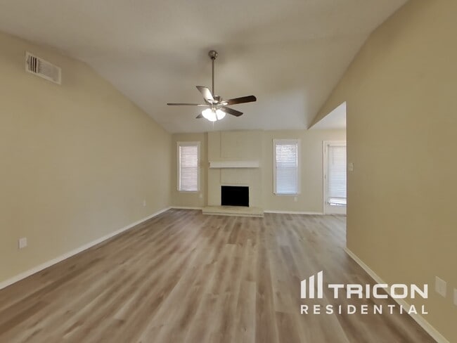 Foto del edificio - 1015 Cedar Run Dr