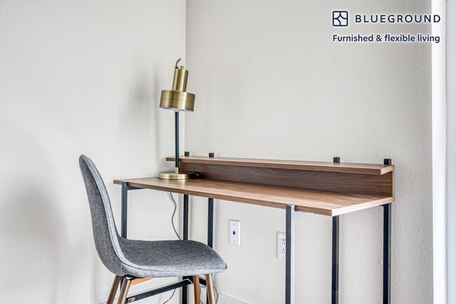 Foto del edificio - 2260 W El Camino Real