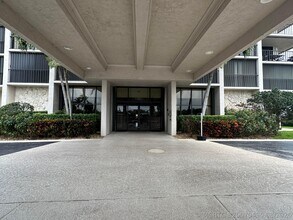 Building Photo - 5047 N Hwy A1A