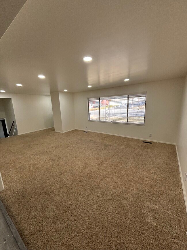 Building Photo - 579 N Highland Blvd