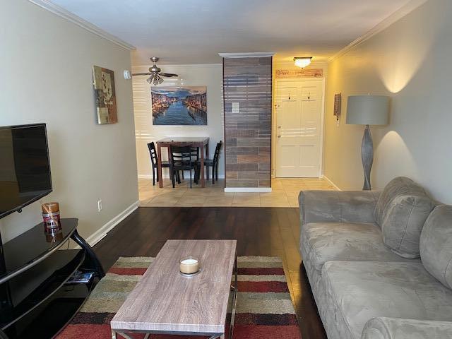 Living room - 4714 Tarryton Ct S