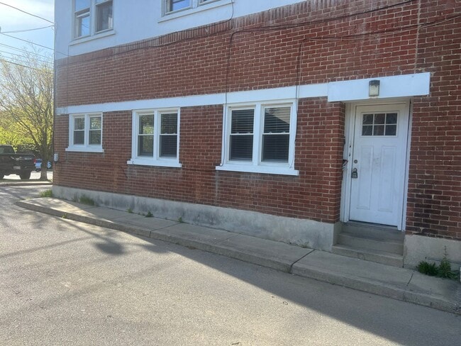 Building Photo - 214 N St Cloud St