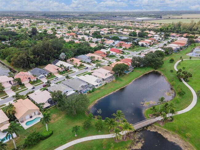 Building Photo - 7677 Doubleton Dr