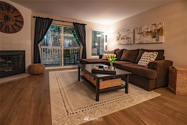 Foto del edificio - 6811 SE Cougar Mountain Way