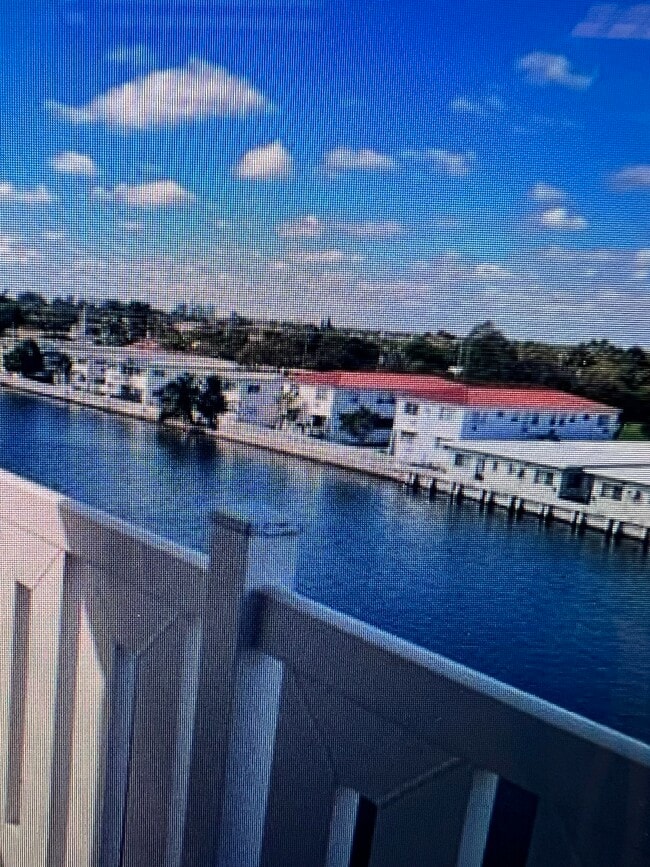 Building Photo - 7900 Tatum Waterway Dr