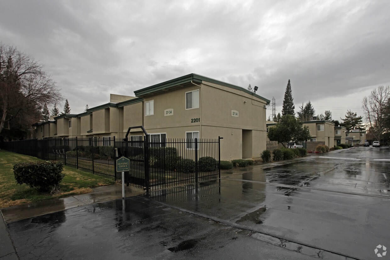 River Garden Estates Apartments in Sacramento, CA