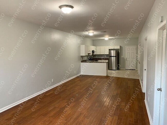 Foto del edificio - 504 Waterford Lake Cir