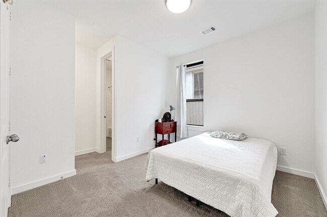 Foto del edificio - 12331 Palmetto Dr