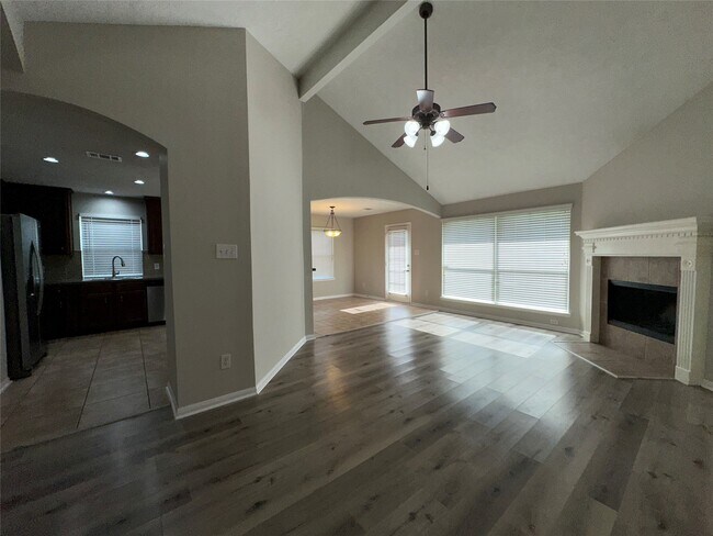 Building Photo - 3715 Humble Dr