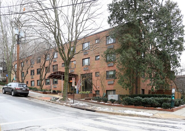 Primary Photo - 4114 Davis Pl NW