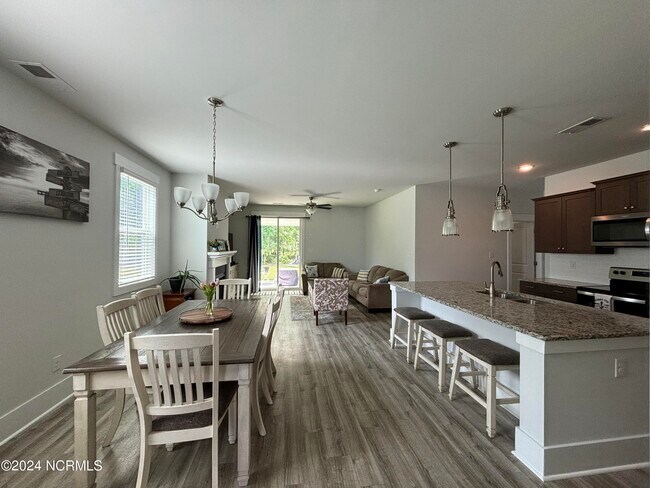 Foto del edificio - 111 Salt Creek Ln