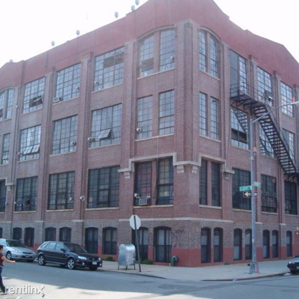 Building Photo - 345 Eldert St