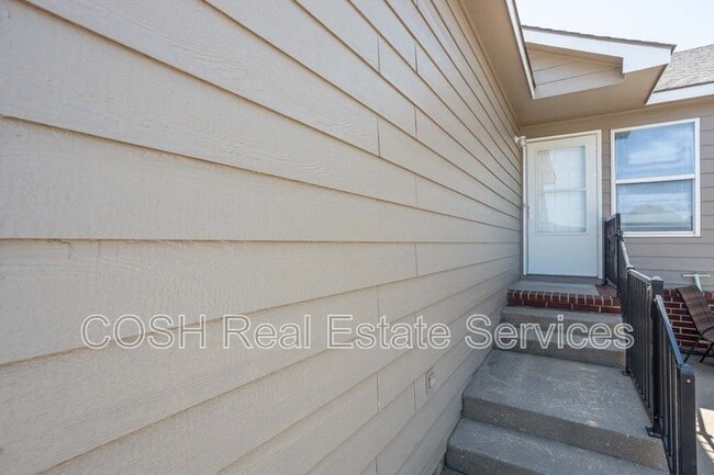 Building Photo - 1014 E Karla Ct