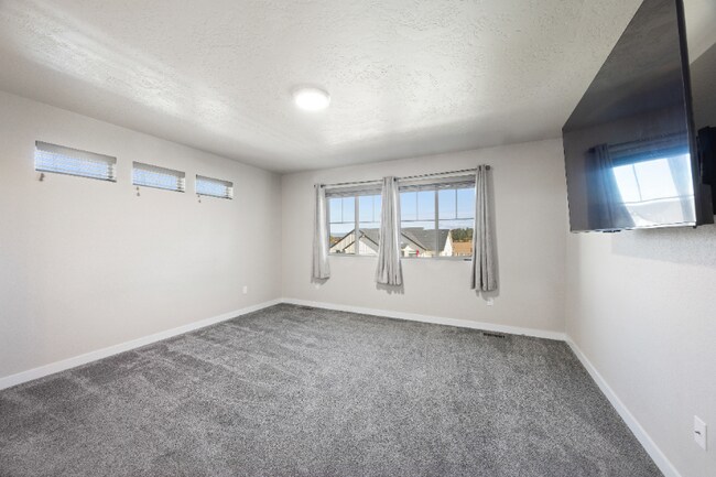 Foto del edificio - 15335 Stovall Ave