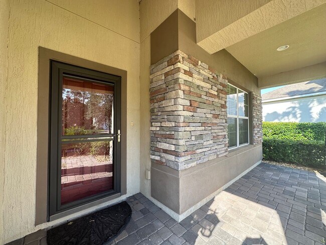 Foto del edificio - 95013 Poplar Way
