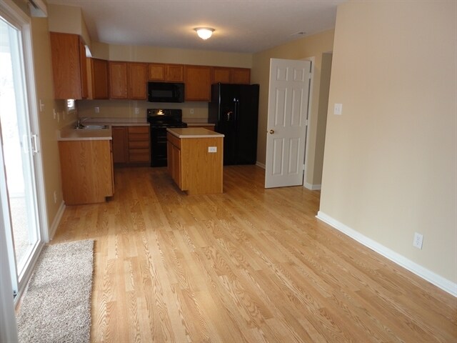 Foto del edificio - 8637 Trumpeter Dr