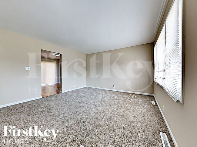 Foto del edificio - 8920 Woody Trail