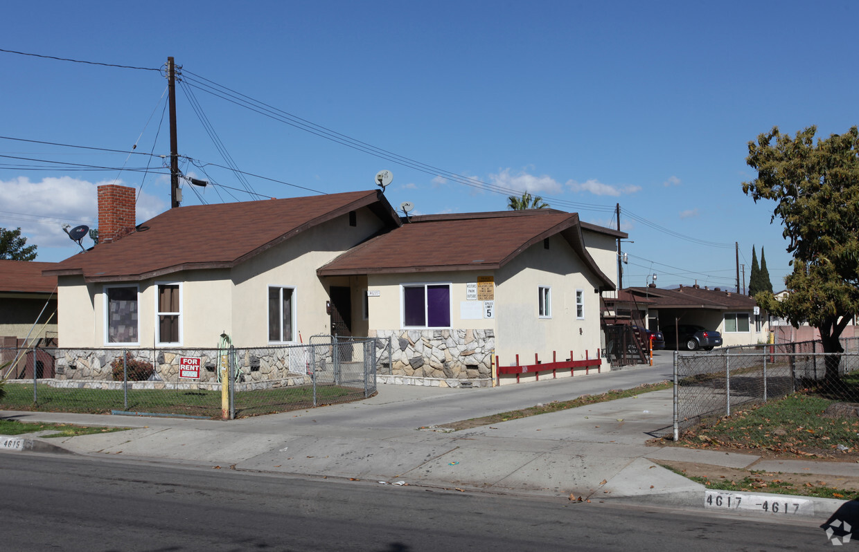 Primary Photo - 4611-4615 Live Oak St