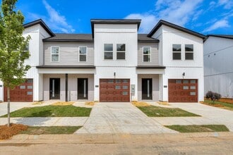 Building Photo - 889 Felix Wy