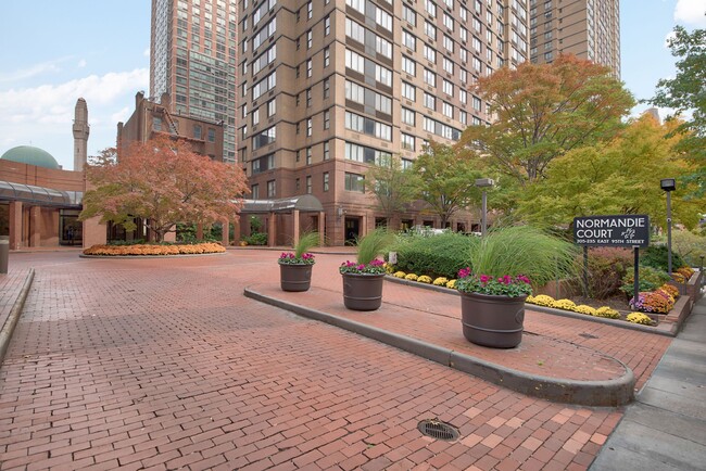 Interior Photo - Normandie Court