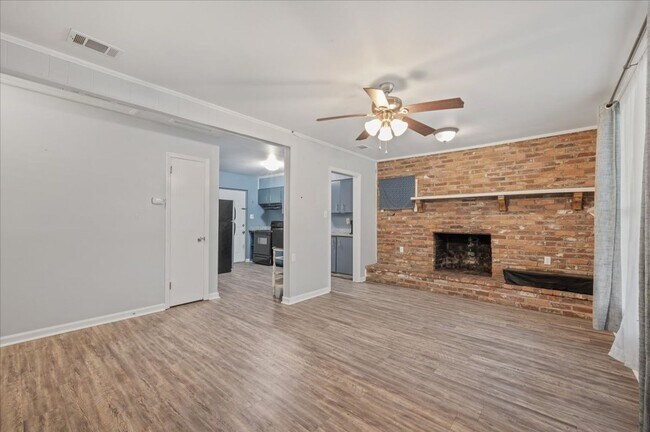 Foto del edificio - 3-Bedroom Home Near Memorial Hospital – Pe...