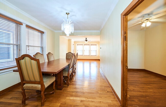 Building Photo - 3222 W Warner Ave