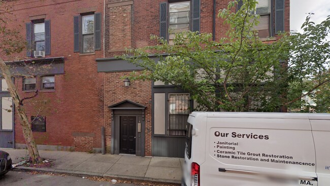 Building Photo - 168 Northampton St